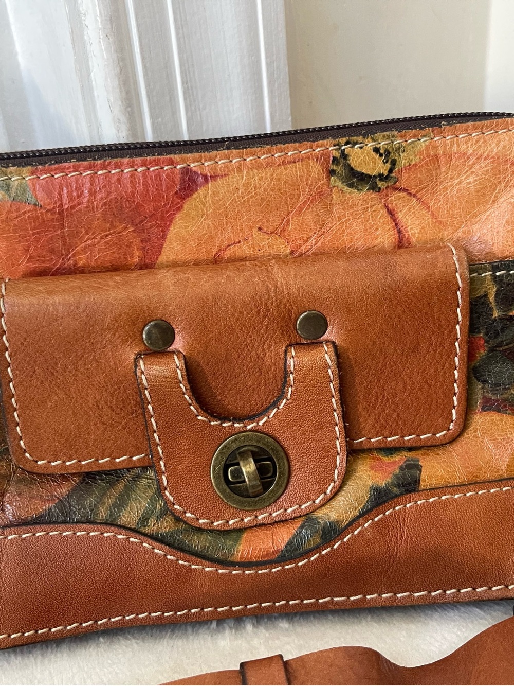 Patricia Nash Tan Brown Floral Leather Crossbody - Picture 2 of 10